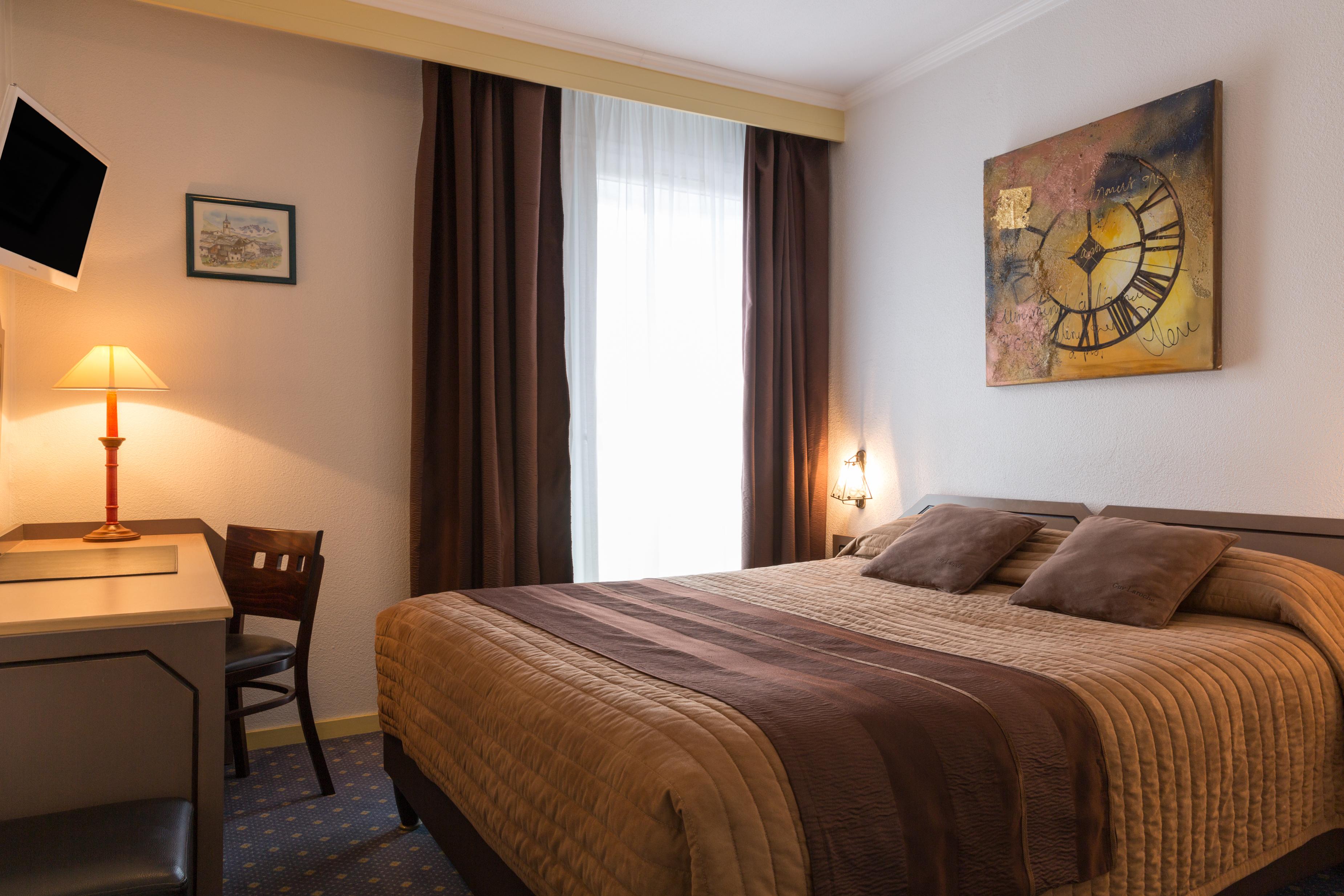 The Originals City, Hotel Du Faucigny, Cluses Ouest 雄济耶 外观 照片
