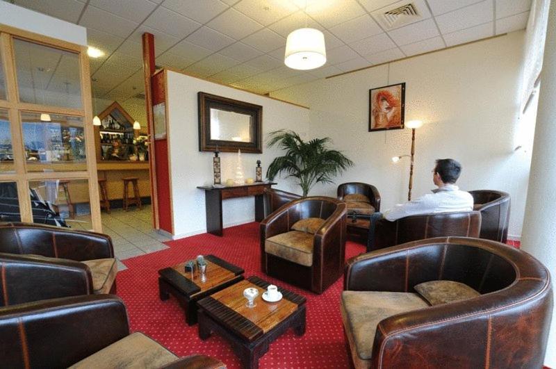 The Originals City, Hotel Du Faucigny, Cluses Ouest 雄济耶 外观 照片